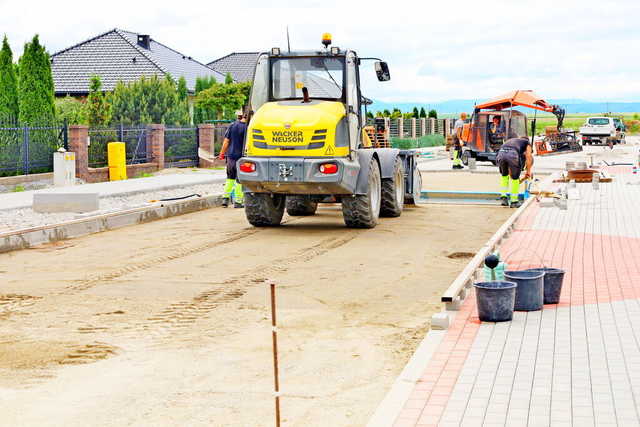 [FOTO] Trwa przebudowa kolejnych dróg na terenie gminy Żarów