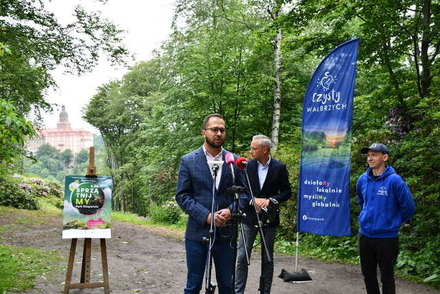 [FOTO] Posprzątają Książański Park Krajobrazowy