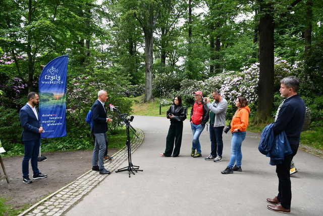 [FOTO] Posprzątają Książański Park Krajobrazowy