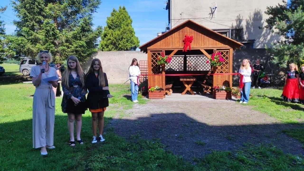 [FOTO] Otwarto nową altanę edukacyjno-rekreacyjną w Goczałkowie