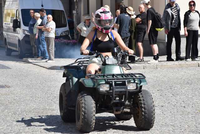 [WIDEO/FOTO] Zlot Motocyklistów w Świebodzicach po raz dwunasty