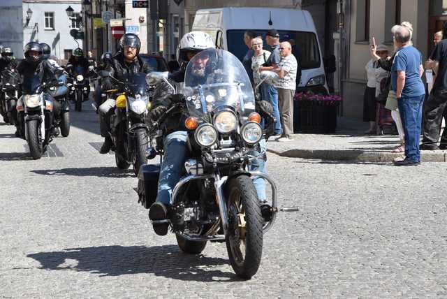 [WIDEO/FOTO] Zlot Motocyklistów w Świebodzicach po raz dwunasty