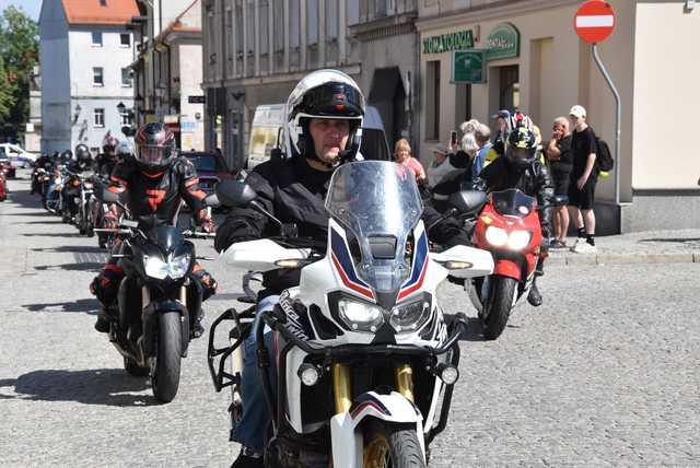 [WIDEO/FOTO] Zlot Motocyklistów w Świebodzicach po raz dwunasty