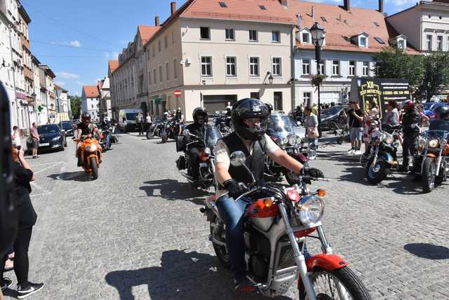 [WIDEO/FOTO] Zlot Motocyklistów w Świebodzicach po raz dwunasty