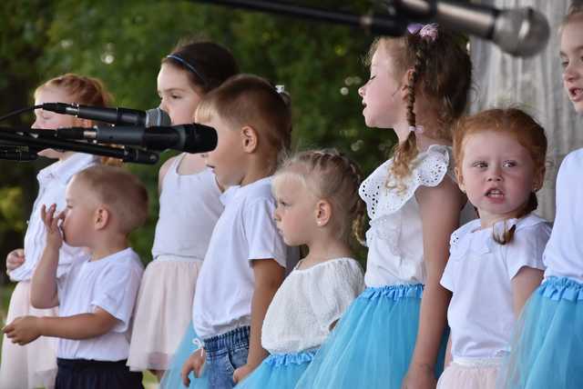 [FOTO] Zawody pożarnicze, występy najmłodszych i smaczne jadło na VII Festynie Parafialnym w Gniewkowie
