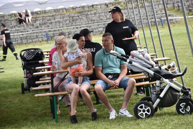 [FOTO] Zawody pożarnicze, występy najmłodszych i smaczne jadło na VII Festynie Parafialnym w Gniewkowie