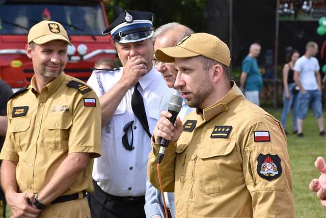 [FOTO] Zawody pożarnicze, występy najmłodszych i smaczne jadło na VII Festynie Parafialnym w Gniewkowie