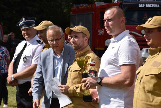 [FOTO] Zawody pożarnicze, występy najmłodszych i smaczne jadło na VII Festynie Parafialnym w Gniewkowie
