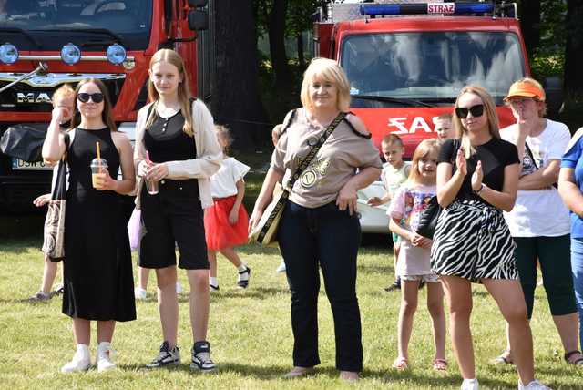 [FOTO] Zawody pożarnicze, występy najmłodszych i smaczne jadło na VII Festynie Parafialnym w Gniewkowie