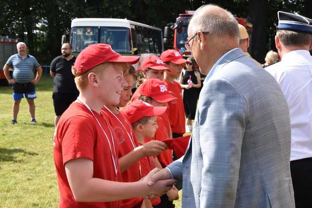 [FOTO] Zawody pożarnicze, występy najmłodszych i smaczne jadło na VII Festynie Parafialnym w Gniewkowie