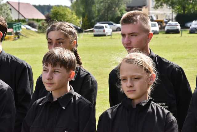 [FOTO] Zawody pożarnicze, występy najmłodszych i smaczne jadło na VII Festynie Parafialnym w Gniewkowie