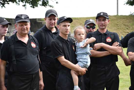 [FOTO] Zawody pożarnicze, występy najmłodszych i smaczne jadło na VII Festynie Parafialnym w Gniewkowie