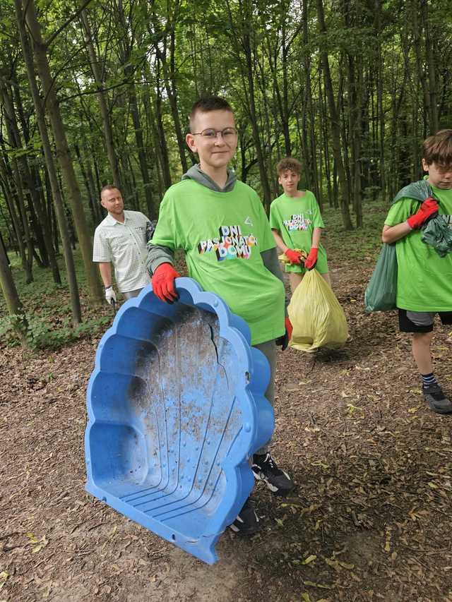 [FOTO] Wzięli sprawy w swoje ręce i posprzątali Strzelnicę