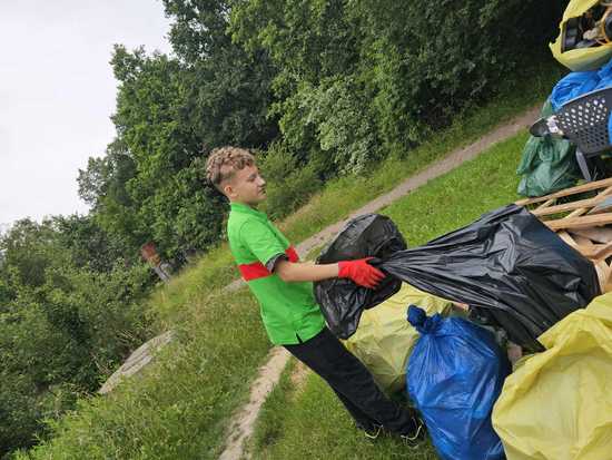 [FOTO] Wzięli sprawy w swoje ręce i posprzątali Strzelnicę