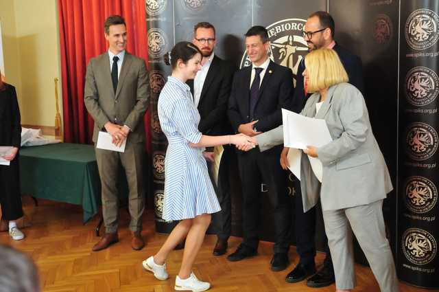 [FOTO/WYNIKI] Uczniowie świdnickich szkół sprawdzili swoją wiedzę o historii miasta