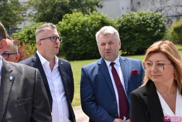 [FOTO] Wielka farma fotowoltaiczna i nowa jednostka kogeneracyjna. Członkowie świebodzickiej spółdzielni mają zapłacić mniej za ciepło