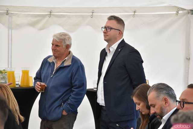[FOTO] Wielka farma fotowoltaiczna i nowa jednostka kogeneracyjna. Członkowie świebodzickiej spółdzielni mają zapłacić mniej za ciepło
