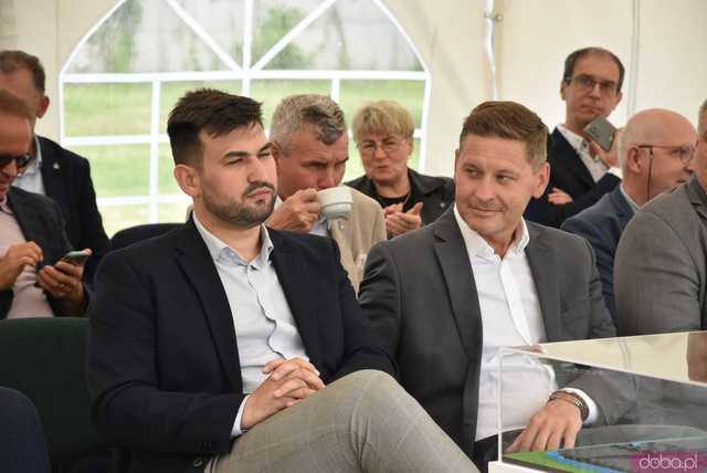 [FOTO] Wielka farma fotowoltaiczna i nowa jednostka kogeneracyjna. Członkowie świebodzickiej spółdzielni mają zapłacić mniej za ciepło