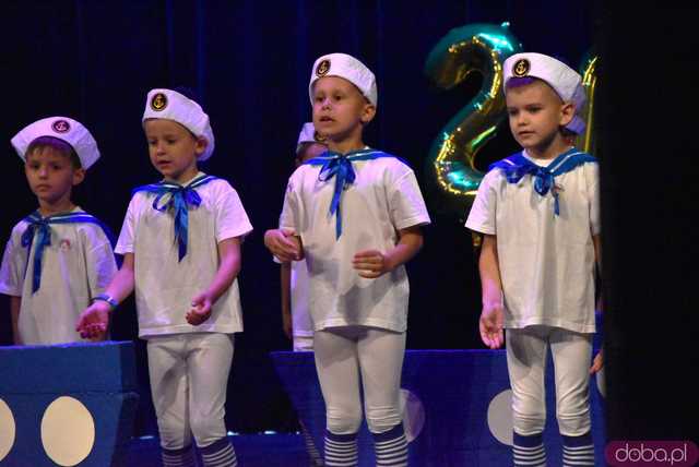 [FOTO] Liczne podziękowania i występy artystyczne podczas jubileuszu 20-lecia Wesołej Piątki