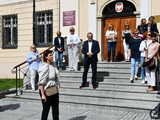 [FOTO] Uczniowie ostatnich klas szkół podstawowych zatańczyli poloneza na świebodzickim rynku