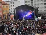 [WIDEO/FOTO] Tłumy na rozpoczęciu Święta Granitu Strzegomskiego. Zagrali Boys i Surprise