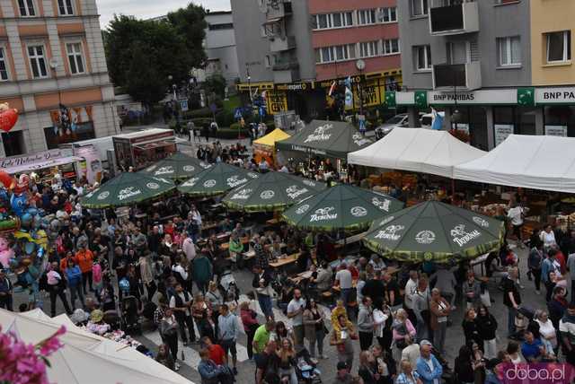 [WIDEO/FOTO] Tłumy na rozpoczęciu Święta Granitu Strzegomskiego. Zagrali Boys i Surprise