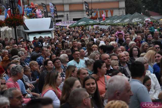 [WIDEO/FOTO] Tłumy na rozpoczęciu Święta Granitu Strzegomskiego. Zagrali Boys i Surprise