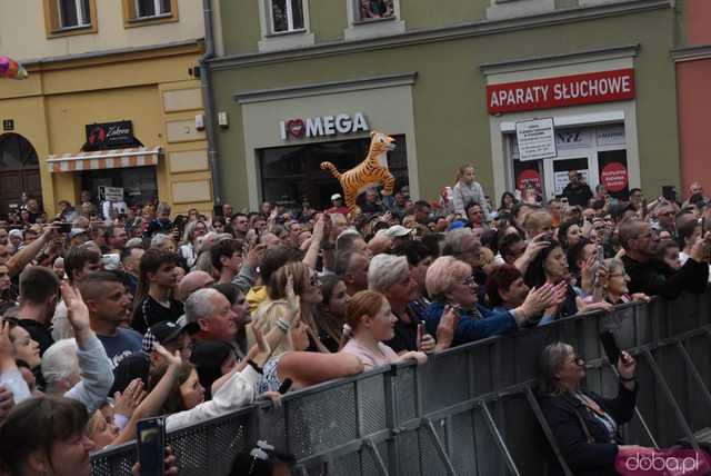 [WIDEO/FOTO] Tłumy na rozpoczęciu Święta Granitu Strzegomskiego. Zagrali Boys i Surprise