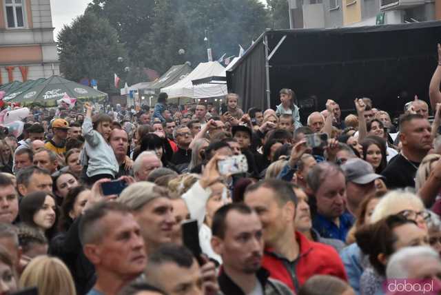 [WIDEO/FOTO] Tłumy na rozpoczęciu Święta Granitu Strzegomskiego. Zagrali Boys i Surprise
