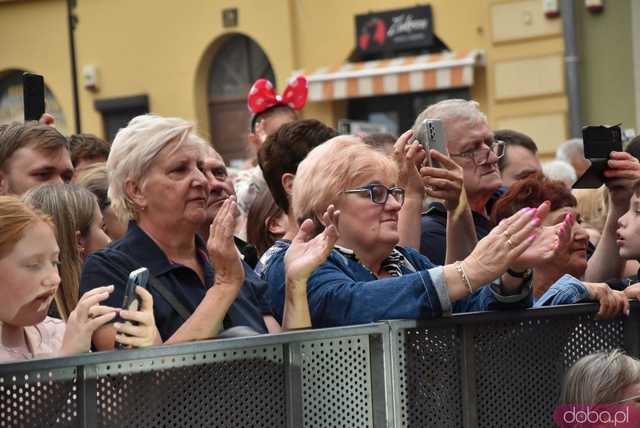 [WIDEO/FOTO] Tłumy na rozpoczęciu Święta Granitu Strzegomskiego. Zagrali Boys i Surprise