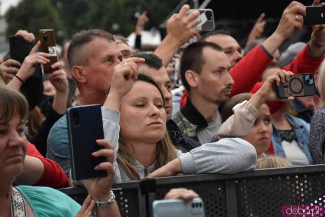 [WIDEO/FOTO] Tłumy na rozpoczęciu Święta Granitu Strzegomskiego. Zagrali Boys i Surprise