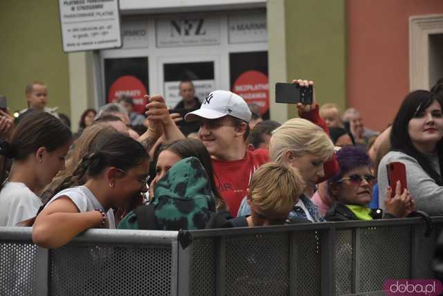 [WIDEO/FOTO] Tłumy na rozpoczęciu Święta Granitu Strzegomskiego. Zagrali Boys i Surprise