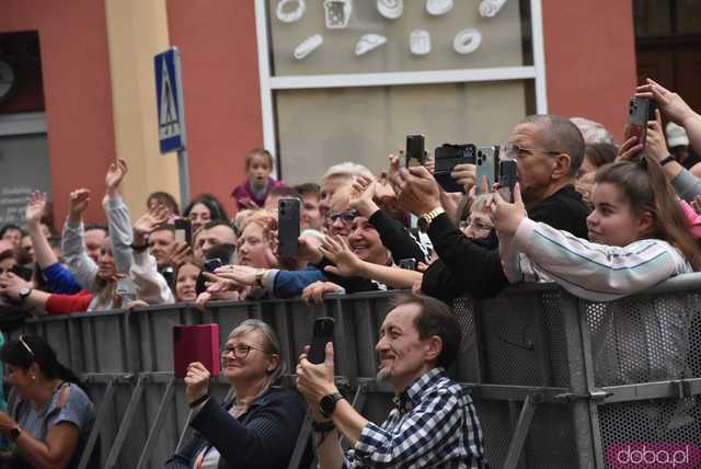 [WIDEO/FOTO] Tłumy na rozpoczęciu Święta Granitu Strzegomskiego. Zagrali Boys i Surprise