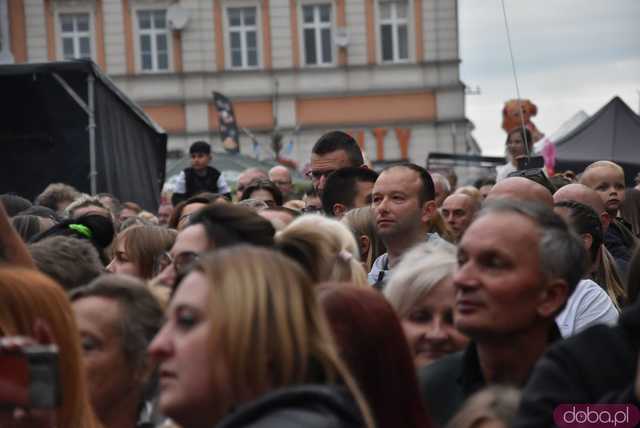 [WIDEO/FOTO] Tłumy na rozpoczęciu Święta Granitu Strzegomskiego. Zagrali Boys i Surprise