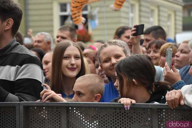 [WIDEO/FOTO] Tłumy na rozpoczęciu Święta Granitu Strzegomskiego. Zagrali Boys i Surprise