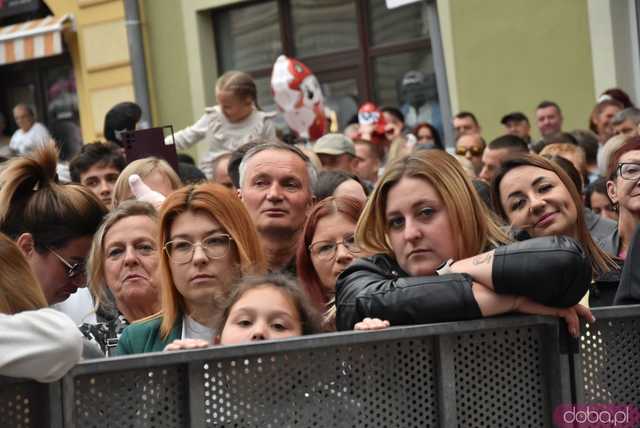[WIDEO/FOTO] Tłumy na rozpoczęciu Święta Granitu Strzegomskiego. Zagrali Boys i Surprise