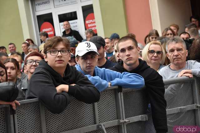 [WIDEO/FOTO] Tłumy na rozpoczęciu Święta Granitu Strzegomskiego. Zagrali Boys i Surprise