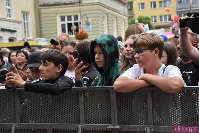 [WIDEO/FOTO] Tłumy na rozpoczęciu Święta Granitu Strzegomskiego. Zagrali Boys i Surprise