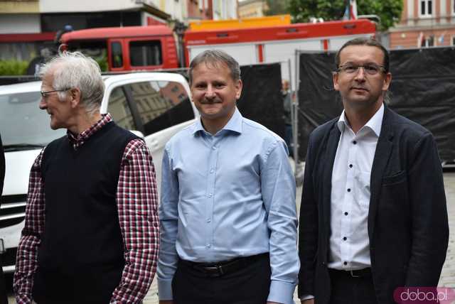 [WIDEO/FOTO] Tłumy na rozpoczęciu Święta Granitu Strzegomskiego. Zagrali Boys i Surprise