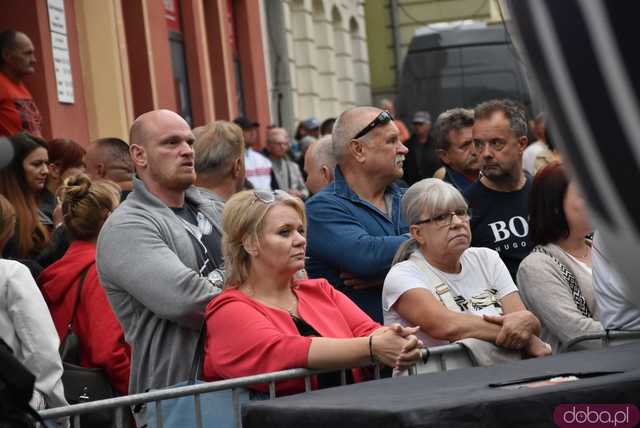 [WIDEO/FOTO] Tłumy na rozpoczęciu Święta Granitu Strzegomskiego. Zagrali Boys i Surprise
