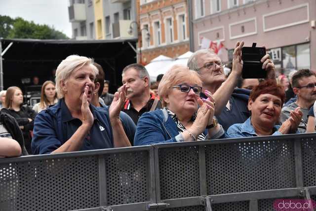 [WIDEO/FOTO] Tłumy na rozpoczęciu Święta Granitu Strzegomskiego. Zagrali Boys i Surprise