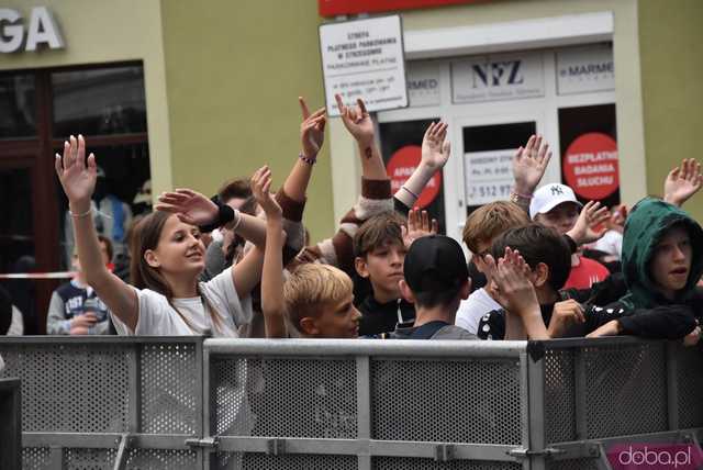 [WIDEO/FOTO] Tłumy na rozpoczęciu Święta Granitu Strzegomskiego. Zagrali Boys i Surprise