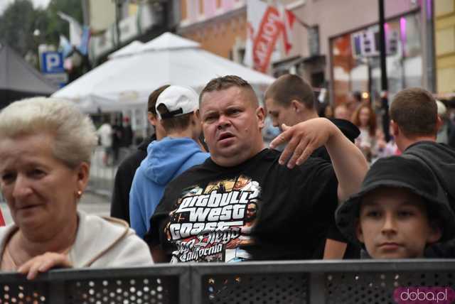 [WIDEO/FOTO] Tłumy na rozpoczęciu Święta Granitu Strzegomskiego. Zagrali Boys i Surprise