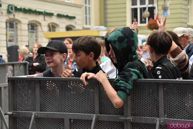 [WIDEO/FOTO] Tłumy na rozpoczęciu Święta Granitu Strzegomskiego. Zagrali Boys i Surprise