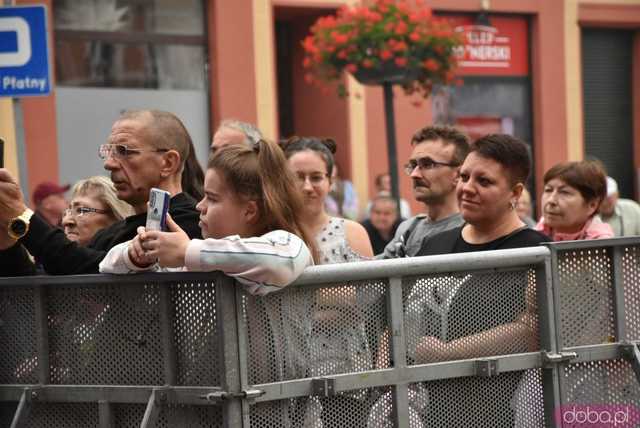 [WIDEO/FOTO] Tłumy na rozpoczęciu Święta Granitu Strzegomskiego. Zagrali Boys i Surprise