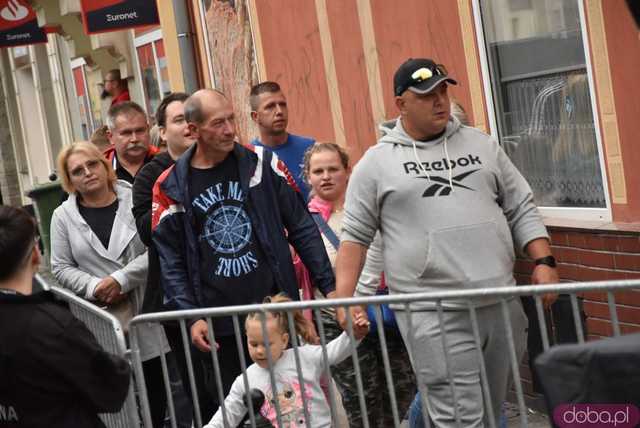 [WIDEO/FOTO] Tłumy na rozpoczęciu Święta Granitu Strzegomskiego. Zagrali Boys i Surprise
