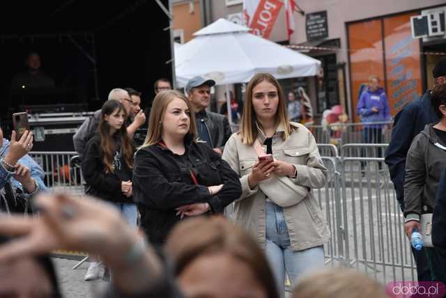 [WIDEO/FOTO] Tłumy na rozpoczęciu Święta Granitu Strzegomskiego. Zagrali Boys i Surprise