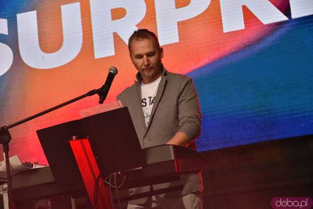 [WIDEO/FOTO] Tłumy na rozpoczęciu Święta Granitu Strzegomskiego. Zagrali Boys i Surprise
