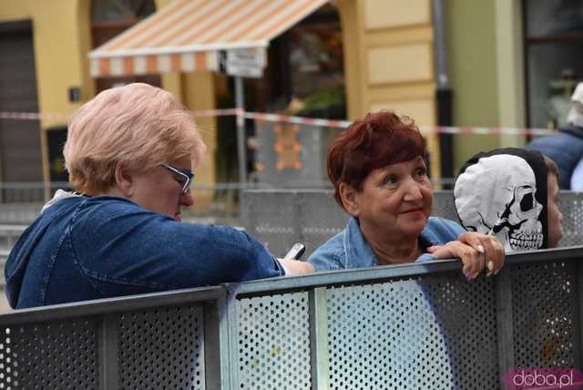 [WIDEO/FOTO] Tłumy na rozpoczęciu Święta Granitu Strzegomskiego. Zagrali Boys i Surprise