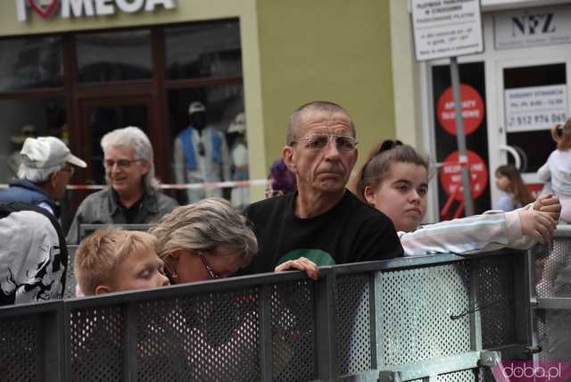[WIDEO/FOTO] Tłumy na rozpoczęciu Święta Granitu Strzegomskiego. Zagrali Boys i Surprise